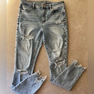 AMERICAN EAGLE WOMEN JEANS